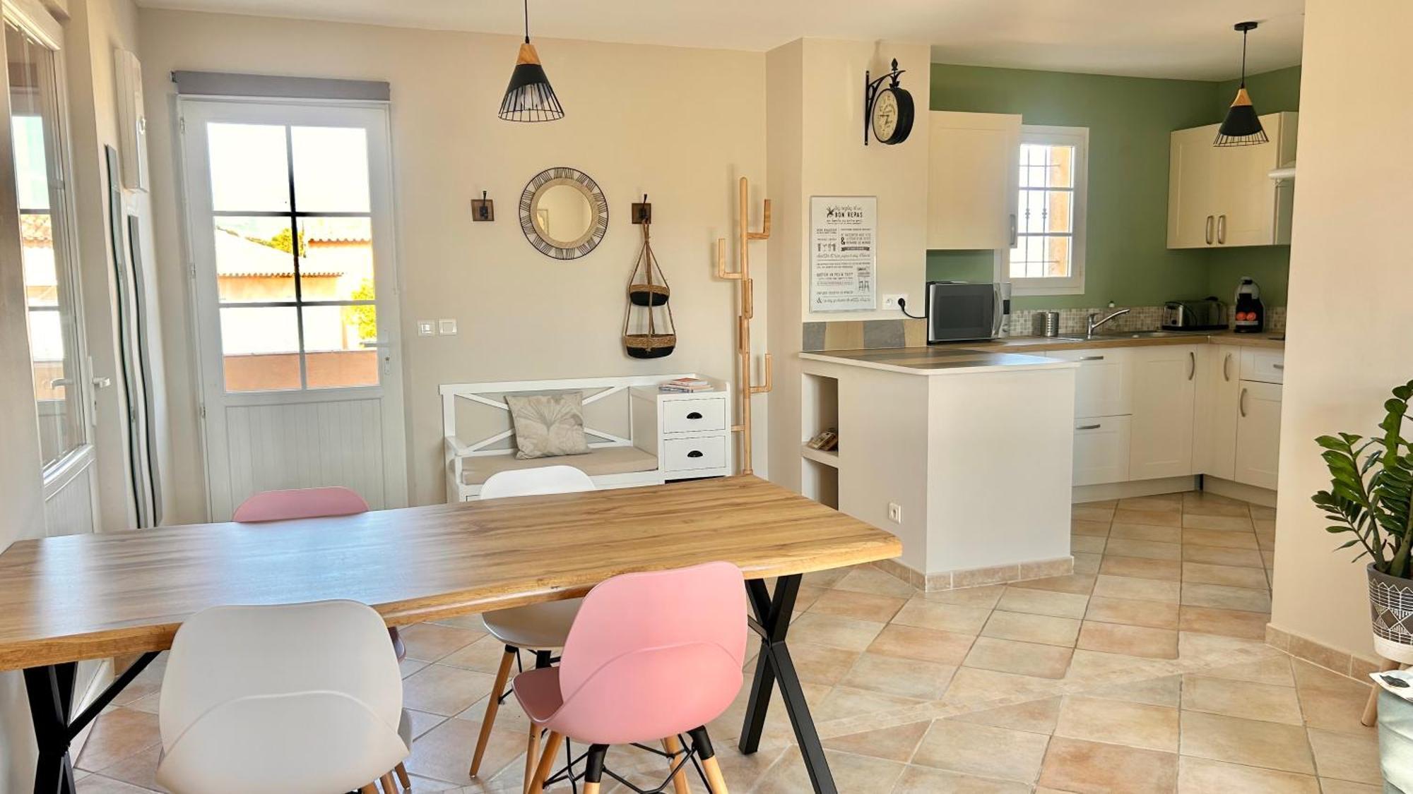 2 Hebergements - 10 Couchages - Parking, Piscine, Jacuzzi - Convivialite Roquebrune-sur Argens Bagian luar foto