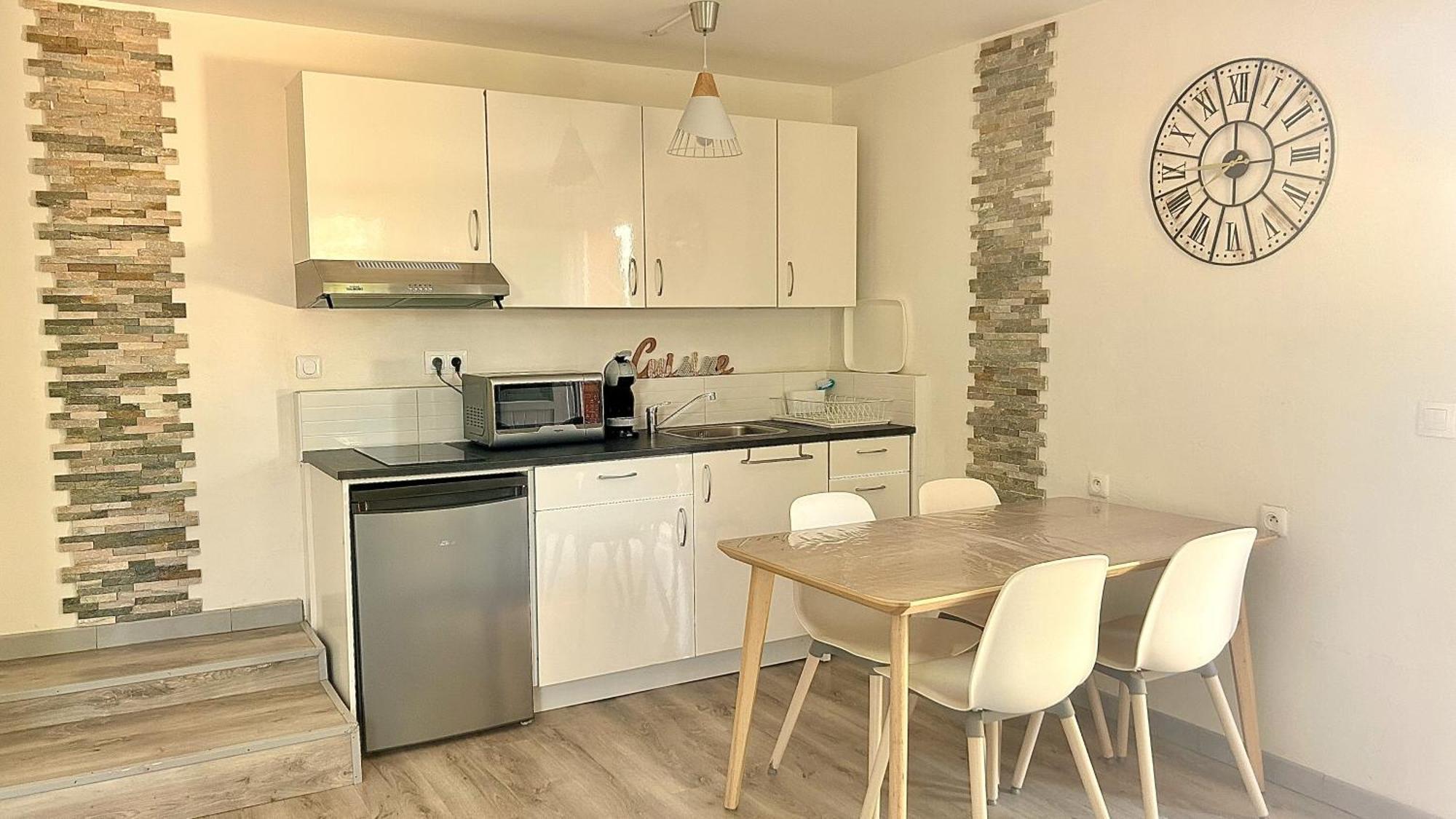 2 Hebergements - 10 Couchages - Parking, Piscine, Jacuzzi - Convivialite Roquebrune-sur Argens Bagian luar foto